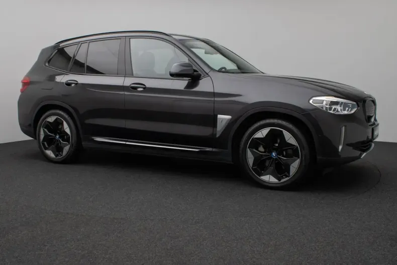 BMW iX3 (Seria X) din 2021 cu 62.273 km - oferta BMW211091 - foto 3