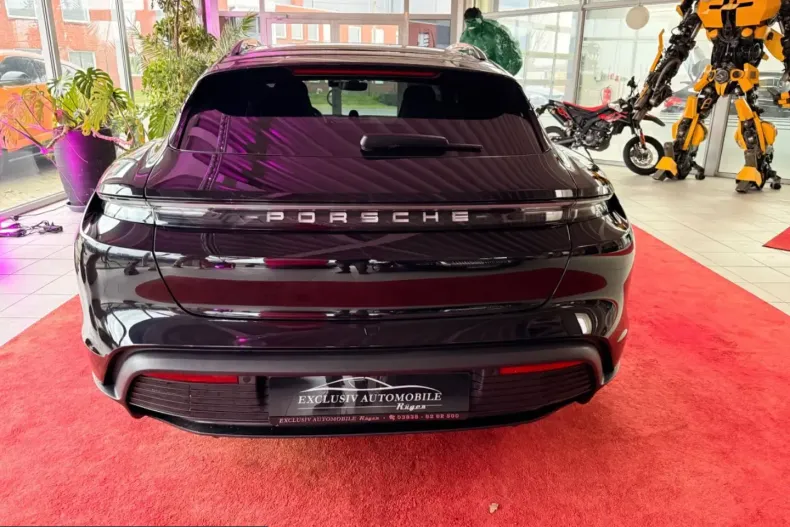 Porsche Taycan din 2023 cu 63.999 km - oferta POR211093 - foto 8