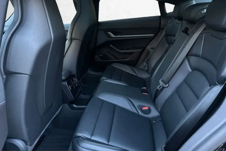 Porsche Taycan din 2024 cu 17.700 km - oferta POR211094 - foto 8