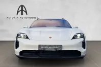 Porsche Taycan din 2022 cu 57.770 km - oferta POR211095 - foto 2