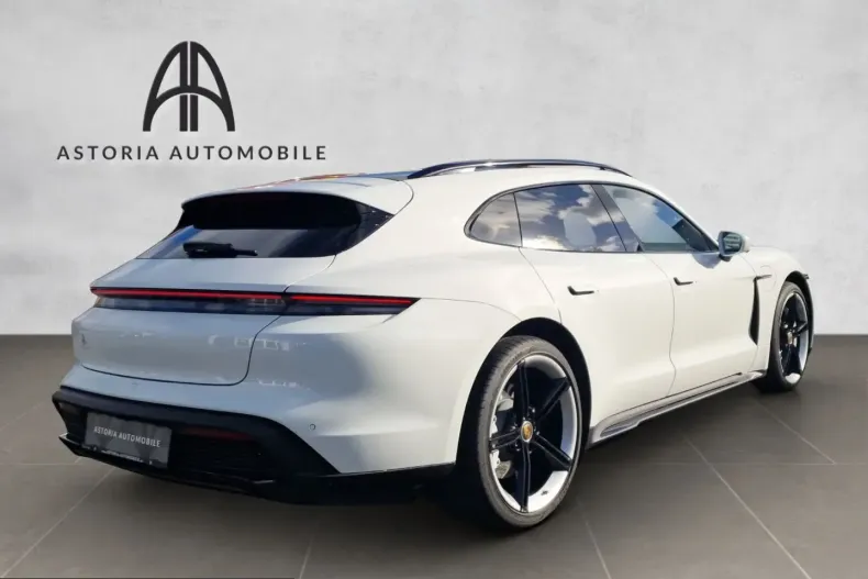 Porsche Taycan din 2022 cu 57.770 km - oferta POR211095 - foto 7