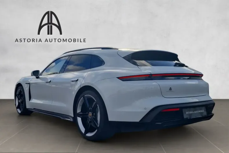 Porsche Taycan din 2022 cu 57.770 km - oferta POR211095 - foto 9