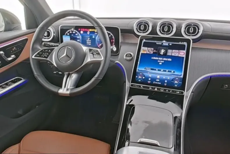 Mercedes-Benz GLC 220 (Clasa GLC) din 2024 cu 17.900 km - oferta MER211111 - foto 6