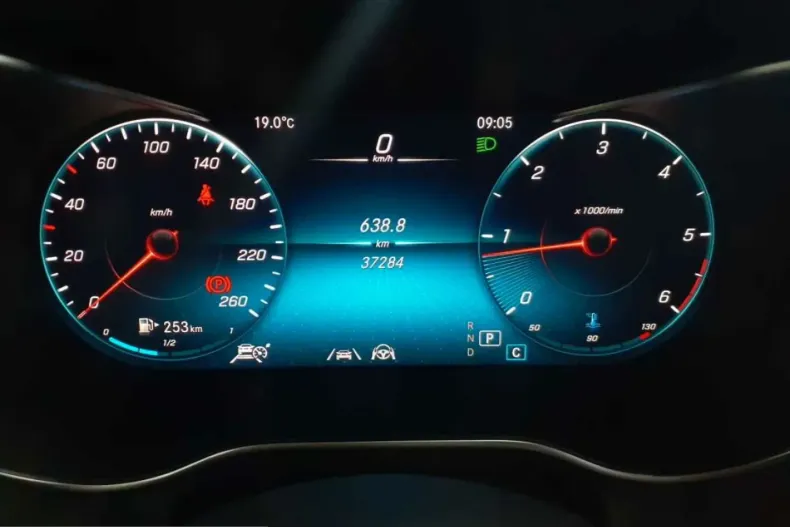 Mercedes-Benz GLC 300 (Clasa GLC) din 2022 cu 37.284 km - oferta MER211112 - foto 19