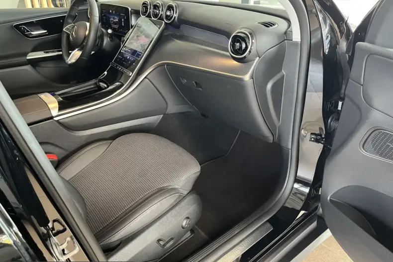 Mercedes-Benz GLC 200 (Clasa GLC) din 2024 cu 33.788 km - oferta MER211115 - foto 19