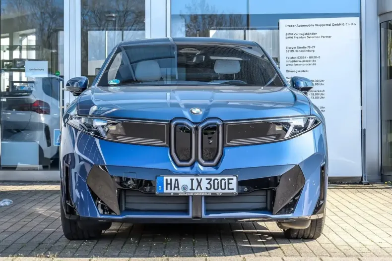 BMW iX3 (Seria X) din 2026 cu 9.900 km - oferta BMW211119 - foto 1