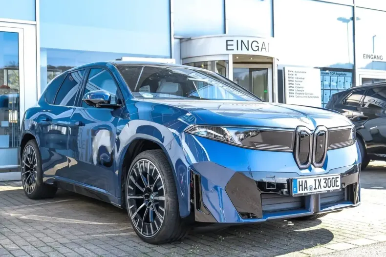 BMW iX3 (Seria X) din 2026 cu 9.900 km - oferta BMW211119 - foto 3