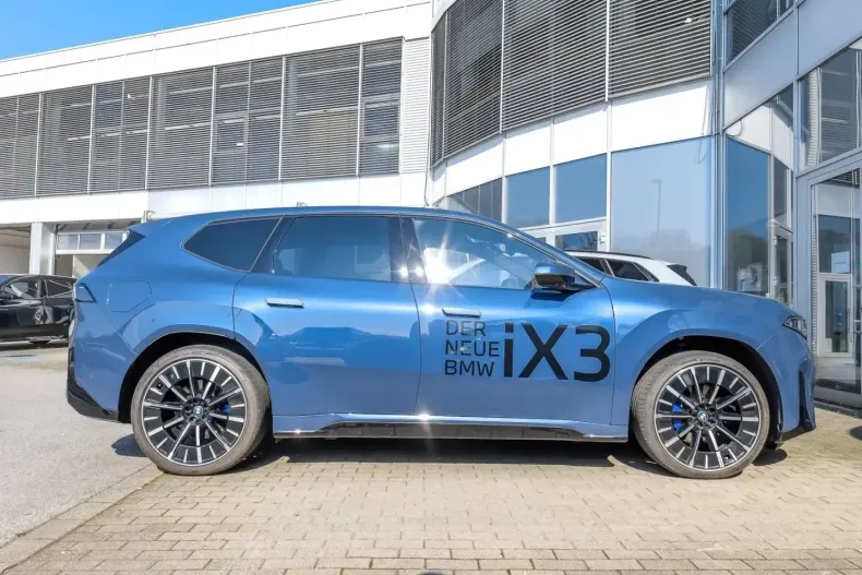 BMW iX3 (Seria X) din 2026 cu 9.900 km - oferta BMW211119 - foto 6