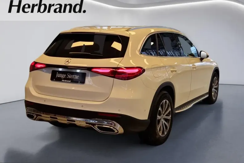Mercedes-Benz GLC 220 (Clasa GLC) din 2024 cu 13.520 km - oferta MER211121 - foto 3
