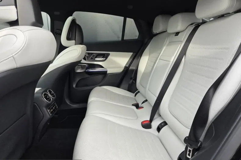 Mercedes-Benz GLC 300 (Clasa GLC) din 2024 cu 17.719 km - oferta MER211155 - foto 9
