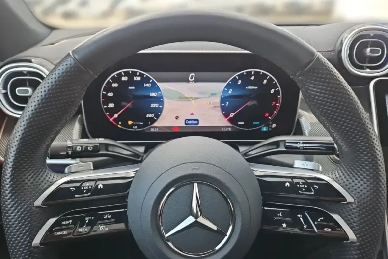 Mercedes-Benz GLC 300 (Clasa GLC) din 2024 cu 19.900 km - oferta MER211160 - foto 8