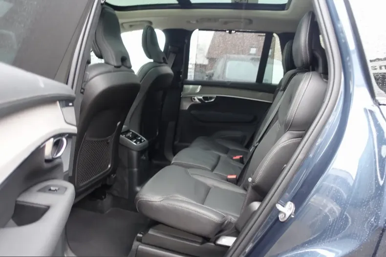 Volvo XC90 din 2025 cu 18.990 km - oferta VOL211174 - foto 8