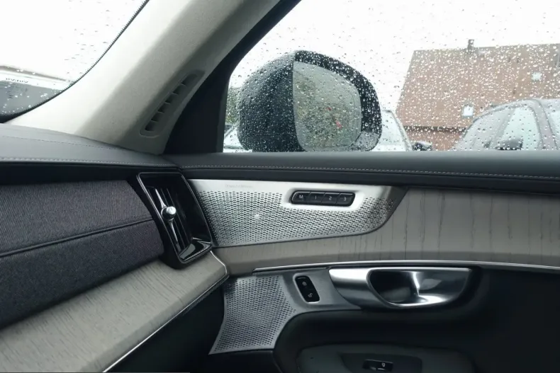 Volvo XC90 din 2025 cu 18.990 km - oferta VOL211174 - foto 13