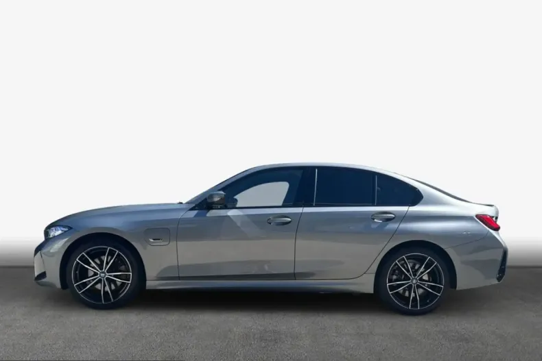 BMW 330 (Seria 3) din 2024 cu 82.337 km - oferta BMW211183 - foto 4