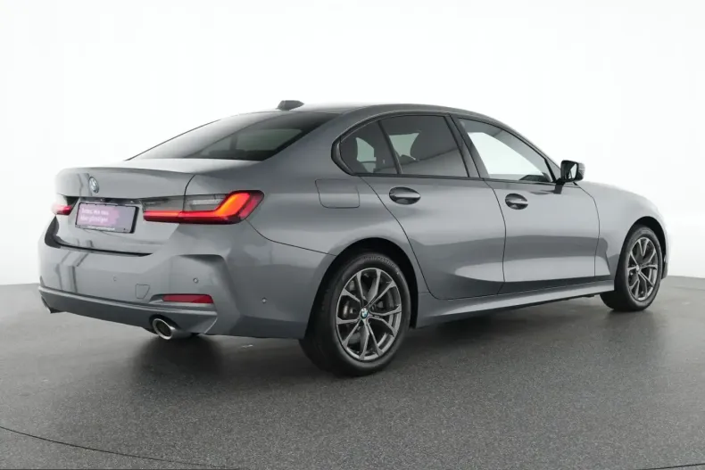 BMW 330 (Seria 3) din 2023 cu 59.357 km - oferta BMW211186 - foto 5