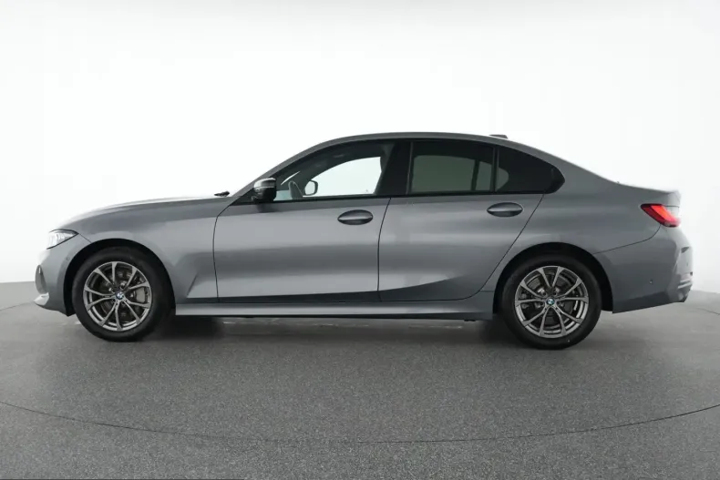 BMW 330 (Seria 3) din 2023 cu 59.357 km - oferta BMW211186 - foto 8