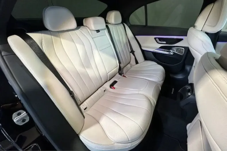Mercedes-Benz E 200 (Clasa E) din 2025 cu 11.945 km - oferta MER211192 - foto 9