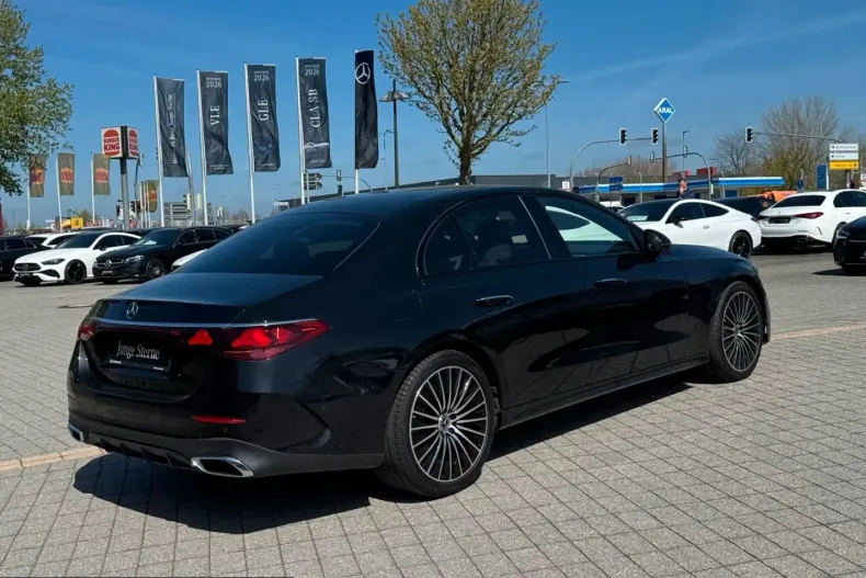 Mercedes-Benz E 200 (Clasa E) din 2024 cu 24.333 km - oferta MER211193 - foto 4