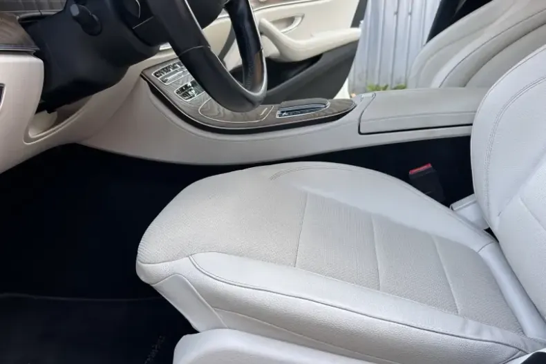 Mercedes-Benz E 300 (Clasa E) din 2021 cu 102.000 km - oferta MER211198 - foto 15