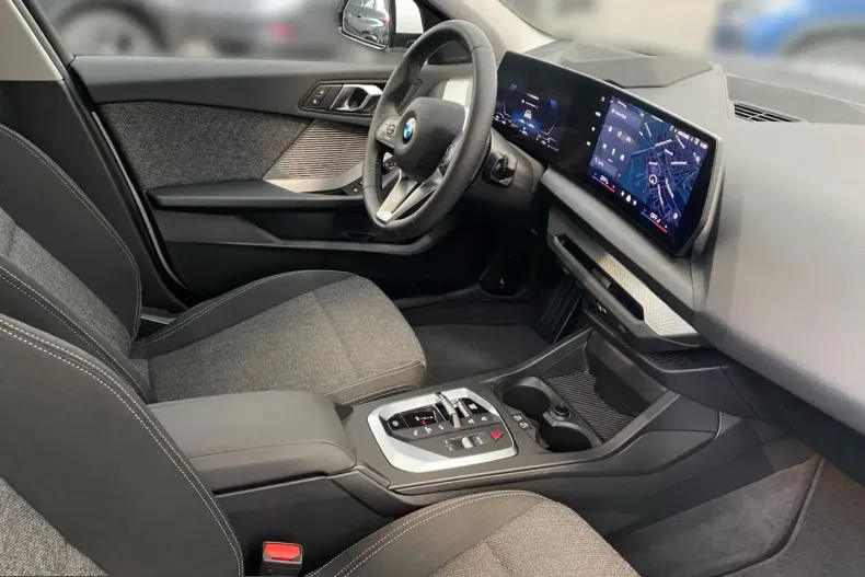 BMW 120i (Seria 1) din 2025 cu 8.400 km - oferta BMW211218 - foto 3