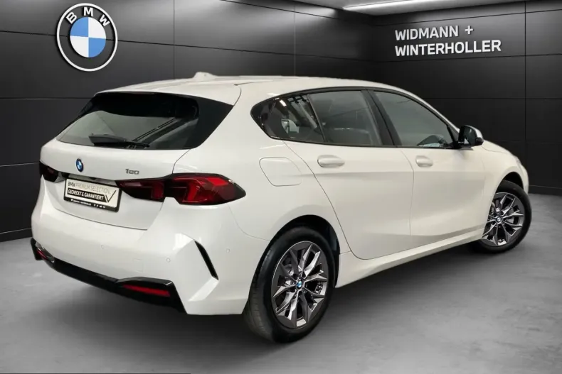 BMW 120i (Seria 1) din 2025 cu 8.400 km - oferta BMW211218 - foto 4