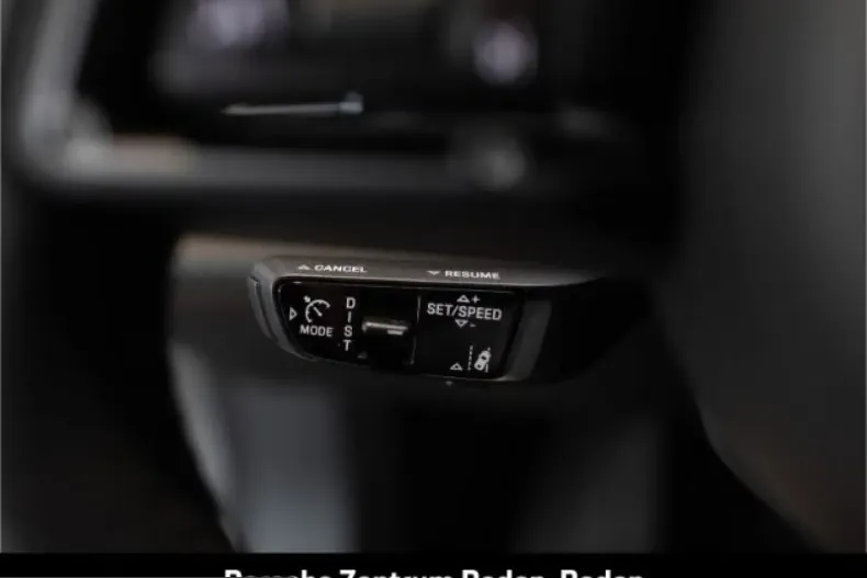 Porsche Taycan din 2024 cu 29.200 km - oferta POR211219 - foto 25