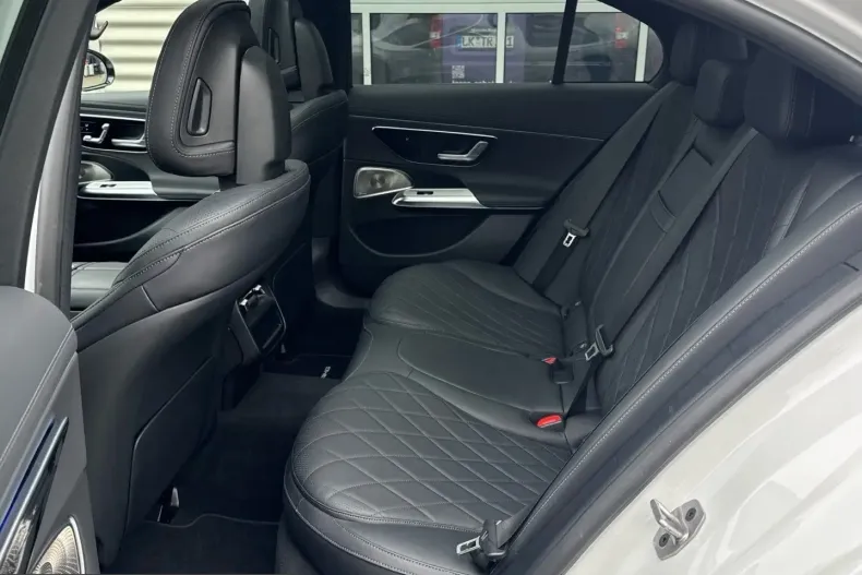 Mercedes-Benz E 450 (Clasa E) din 2025 cu 25.467 km - oferta MER211236 - foto 12
