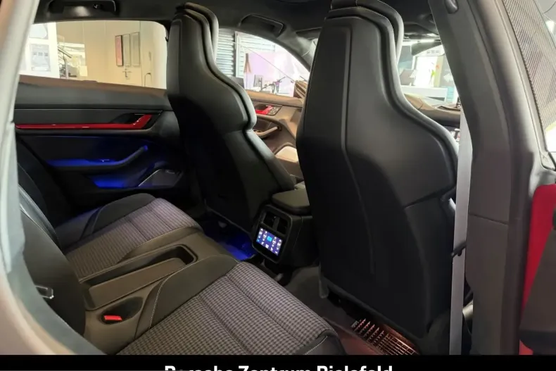 Porsche Taycan din 2024 cu 2.921 km - oferta POR211238 - foto 32
