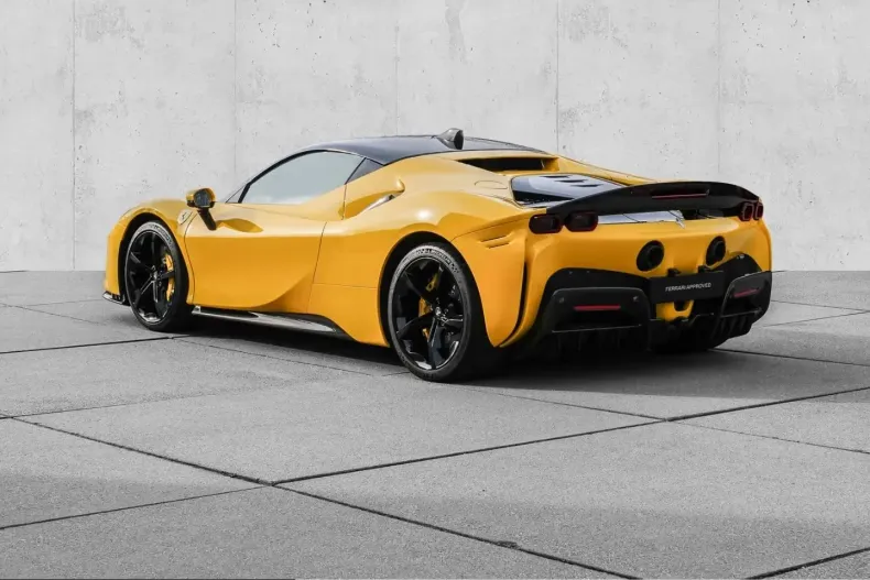 Ferrari SF90 din 2023 cu 7.999 km - oferta FER211242 - foto 4