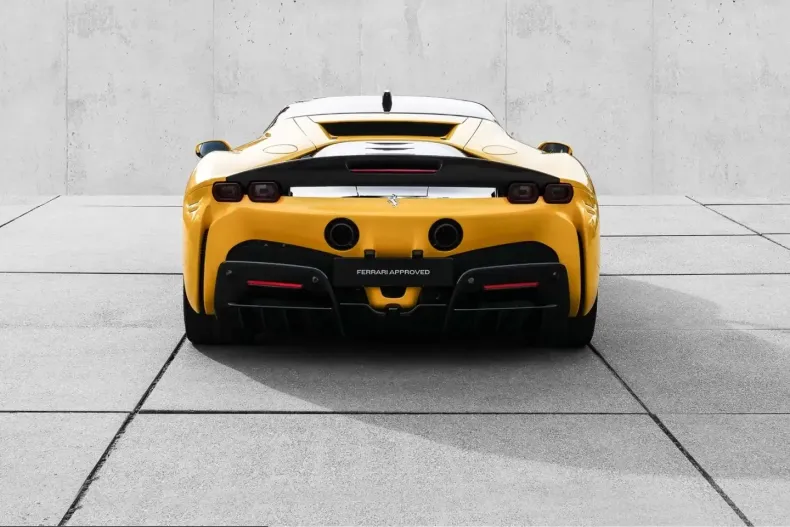 Ferrari SF90 din 2023 cu 7.999 km - oferta FER211242 - foto 5