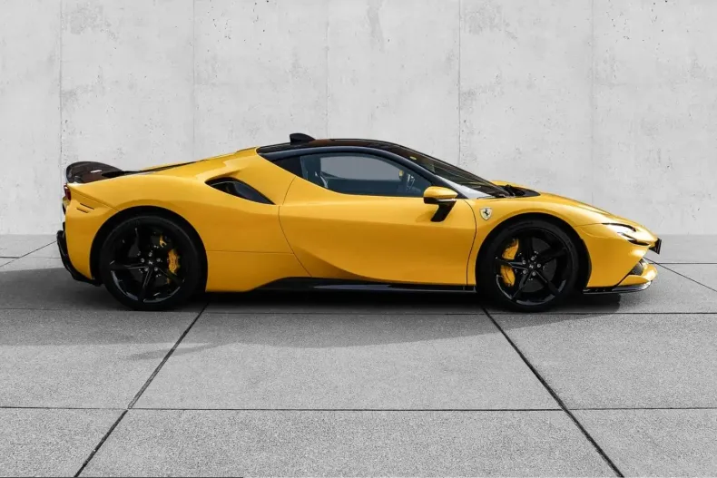 Ferrari SF90 din 2023 cu 7.999 km - oferta FER211242 - foto 7