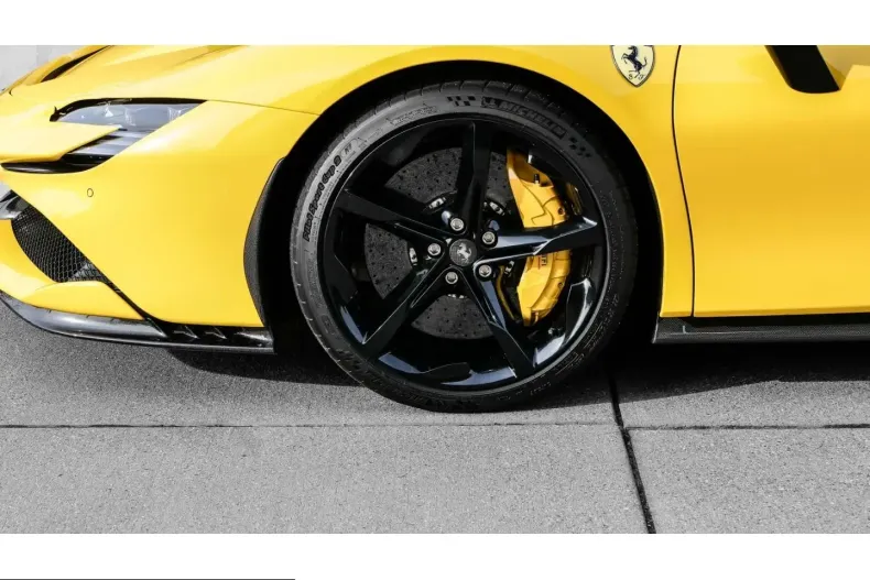 Ferrari SF90 din 2023 cu 7.999 km - oferta FER211242 - foto 11