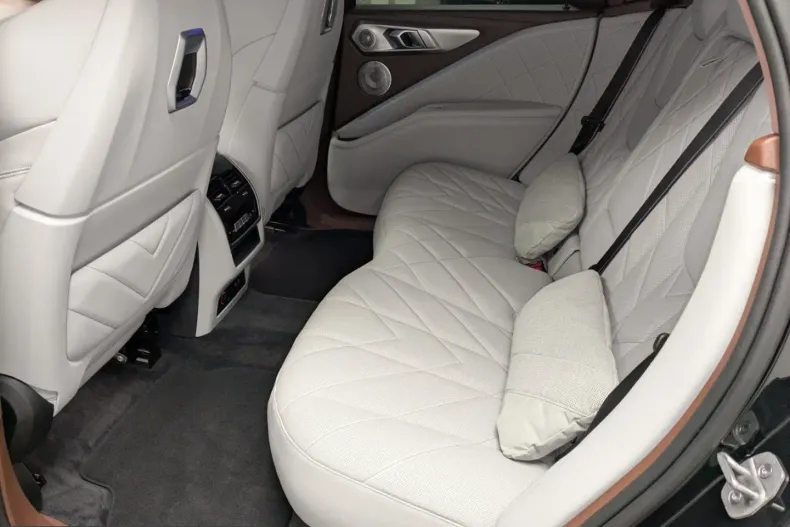BMW XM (Seria X) din 2025 cu 13.883 km - oferta BMW211247 - foto 12
