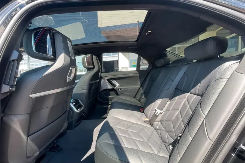 BMW 740 (Seria 7) din 2025 cu 8.500 km - oferta BMW211250 - foto 9