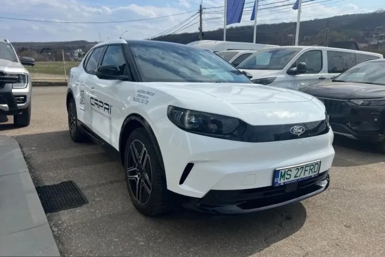 Ford Capri din 2025 cu 4.500 km - oferta FOR211265 - foto 2