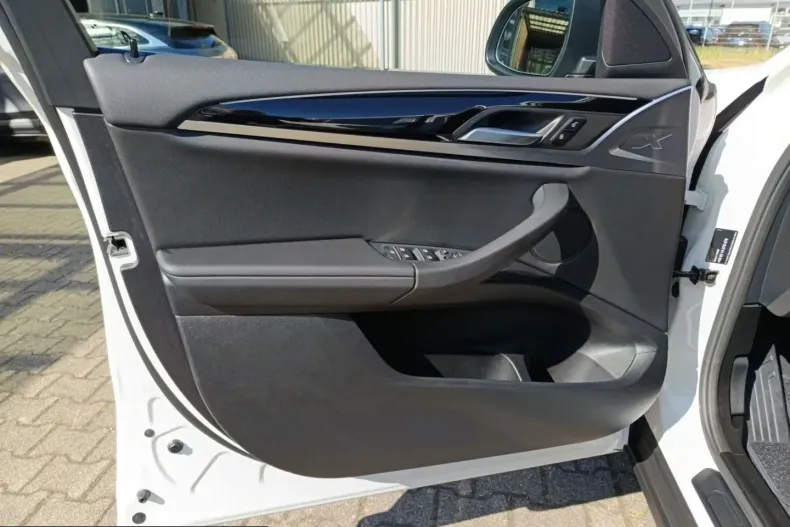 BMW X4 (Seria X) din 2024 cu 12.491 km - oferta BMW211272 - foto 18