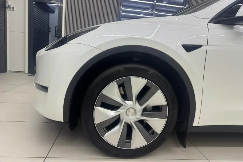 Tesla Model Y din 2023 cu 69.980 km - oferta TES211277 - foto 7