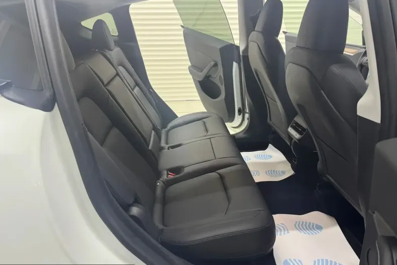 Tesla Model Y din 2023 cu 69.980 km - oferta TES211277 - foto 10