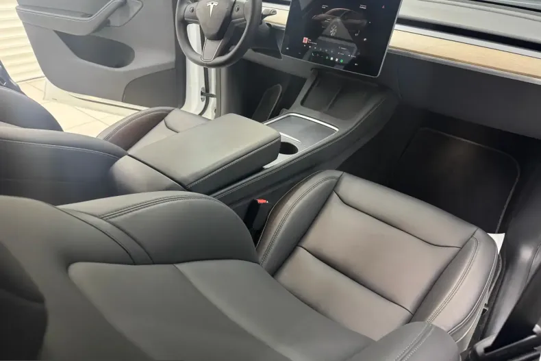 Tesla Model Y din 2023 cu 69.980 km - oferta TES211277 - foto 14