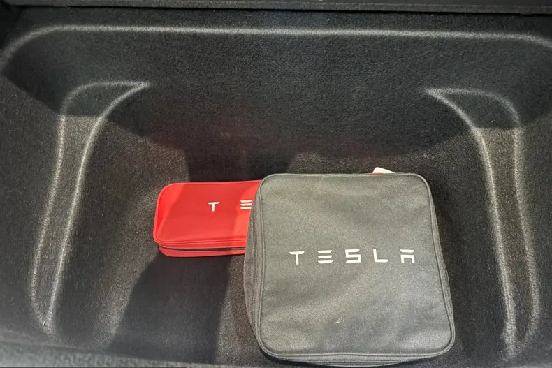 Tesla Model Y din 2023 cu 69.980 km - oferta TES211277 - foto 19
