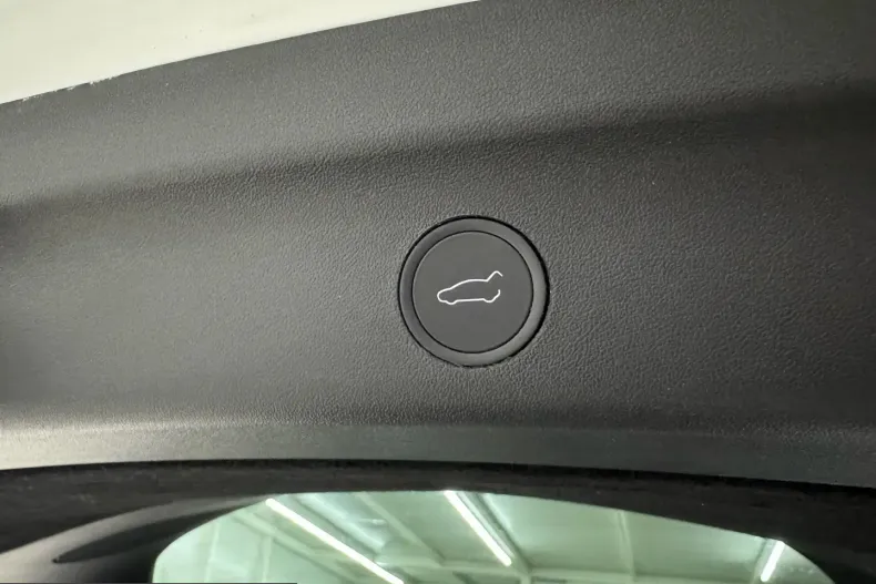 Tesla Model Y din 2023 cu 69.980 km - oferta TES211277 - foto 20