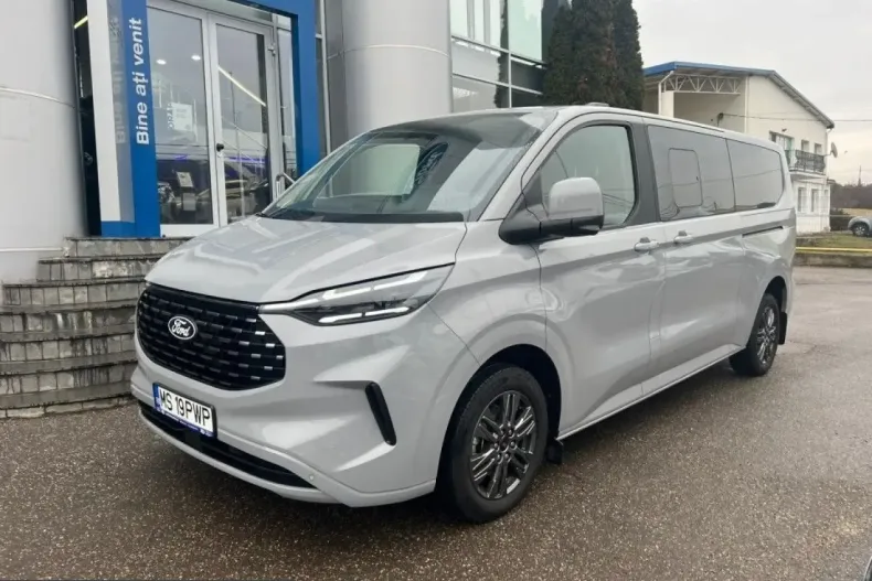 Ford Tourneo Custom din 2025 cu 18.001 km - oferta FOR211282 - foto 1
