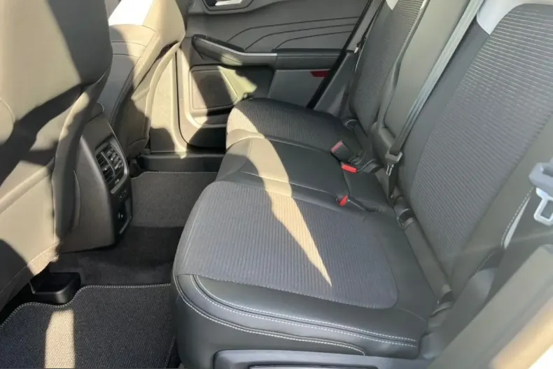 Ford Kuga din 2025 cu 5 km - oferta FOR211283 - foto 7