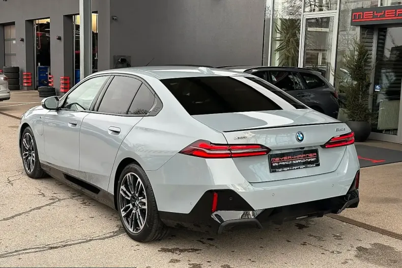 BMW 530 (Seria 5) din 2025 cu 18.265 km - oferta BMW211285 - foto 8