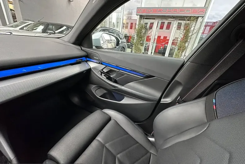 BMW 530 (Seria 5) din 2025 cu 18.265 km - oferta BMW211285 - foto 38