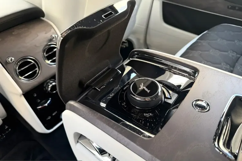 Rolls-Royce Cullinan din 2024 cu 14.747 km - oferta ROL211325 - foto 23