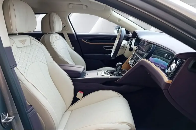 Bentley Flying Spur din 2025 cu 6.000 km - oferta BEN211332 - foto 12