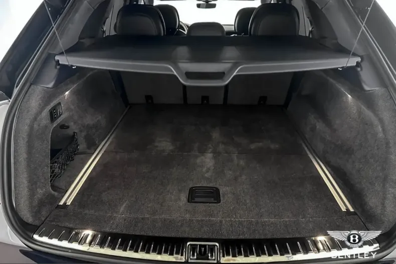 Bentley Bentayga din 2025 cu 5.300 km - oferta BEN211333 - foto 12