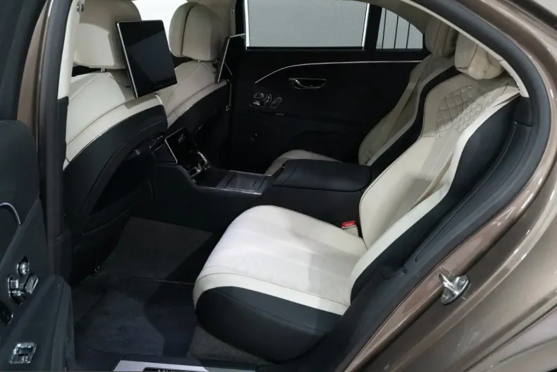 Bentley Flying Spur din 2024 cu 5.300 km - oferta BEN211336 - foto 19