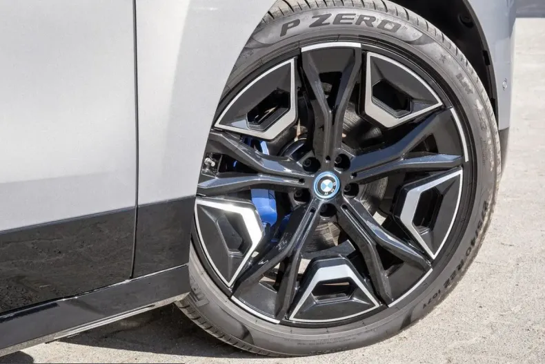 BMW iX din 2024 cu 24.819 km - oferta BMW211361 - foto 5